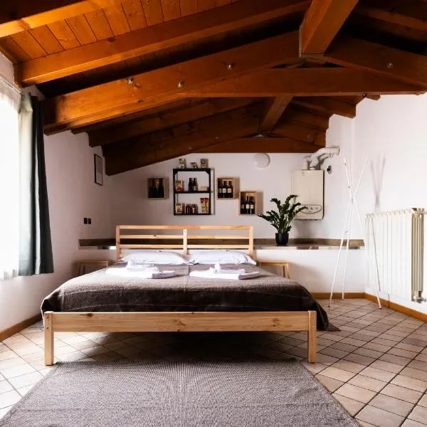 Traditional Italian House - Franciacorta – hotel w mieście Rovato