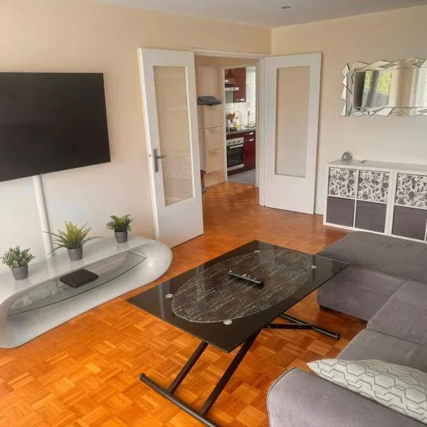 OPEN 24 7 Apartment parking 15' PARIS 3' ATHLETICA, hotel in Saint-Gratien