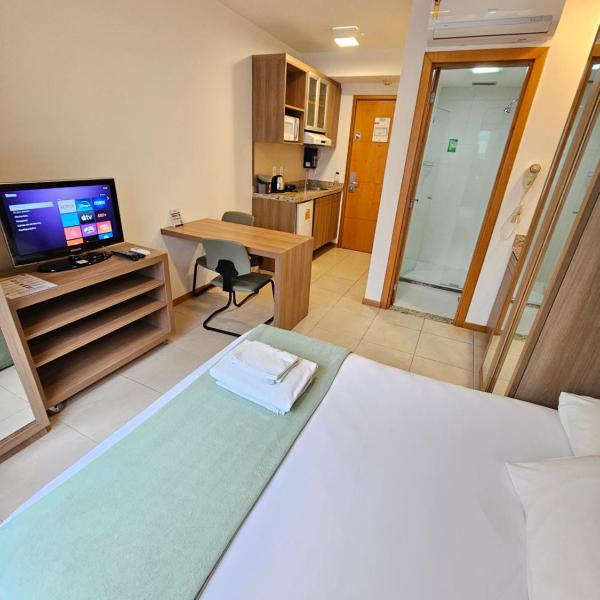 FLAT SAINT MORITZ EXPRESS, SHN QUADRA 1, COM ESTACIONAMENTO GRÁTIS, ESTAÇÃO DE RECARGA DE CARRO ELÉTRICO,AO LADO DA ESPLANADA DOS MINISTÉRIOS, PRÓXIMO AO ESTÁDIO MANÉ GARRINCHA, COM WI-FI, SMART TV, PISCINA, ACADEMIA, SAUNA, HIDROMASSAGEM By REI DOS FLATS - Foto 5