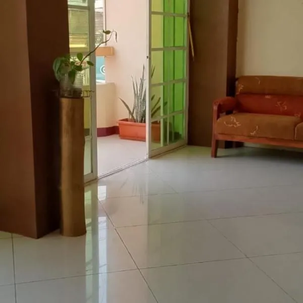 Hostal La GRAN Familia, hotell i Manta