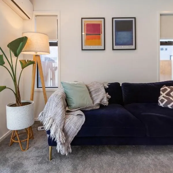 Serenity by the Sea: Coastal Escape1 bed 1 bath, hotel v Christchurchu