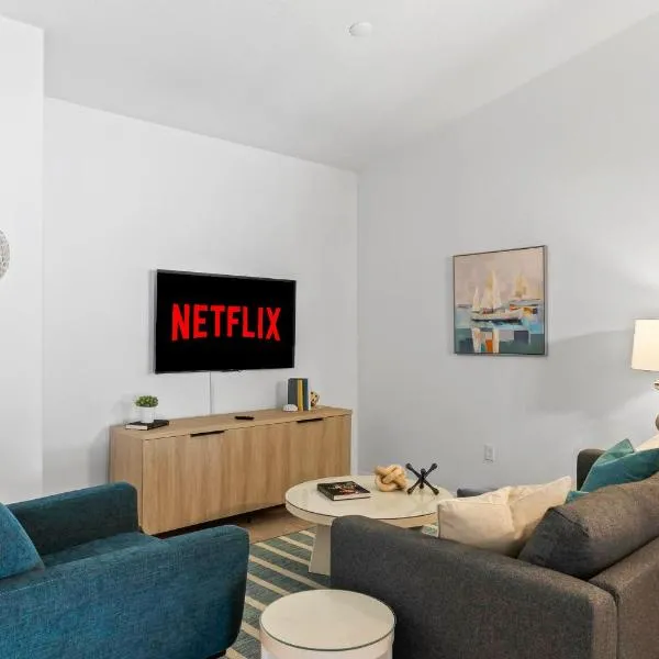 Beach House King Bed Pet Friendly! Fast Wi-Fi Netflix Garage, khách sạn ở Palm Coast