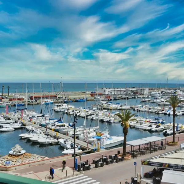 Lovely 51 m with harbour view, hotel in Saint-Cyprien