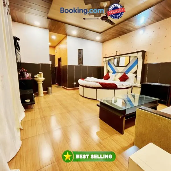 Goroomgo Hotel Shining Star Resort - Prime Location - Excellent Service, hotel di Lāhri