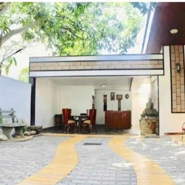 GiBu Art Gallery and Villa, hotel v destinaci Dehiwala
