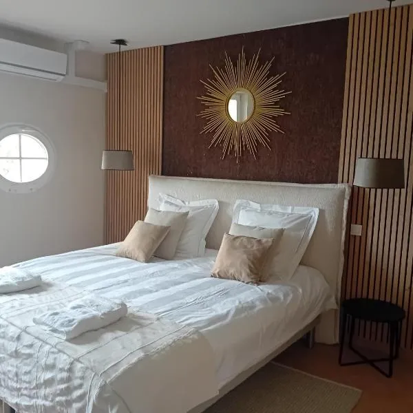 La porte rêvée... – hotel w mieście Saint-Nicolas-de-la-Grave