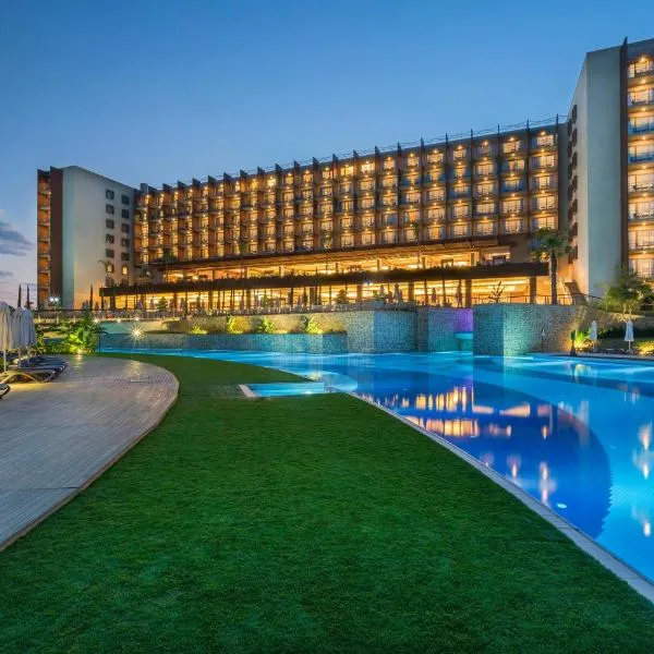 Concorde Luxury Resort & Casino: Komi Kebir şehrinde bir otel