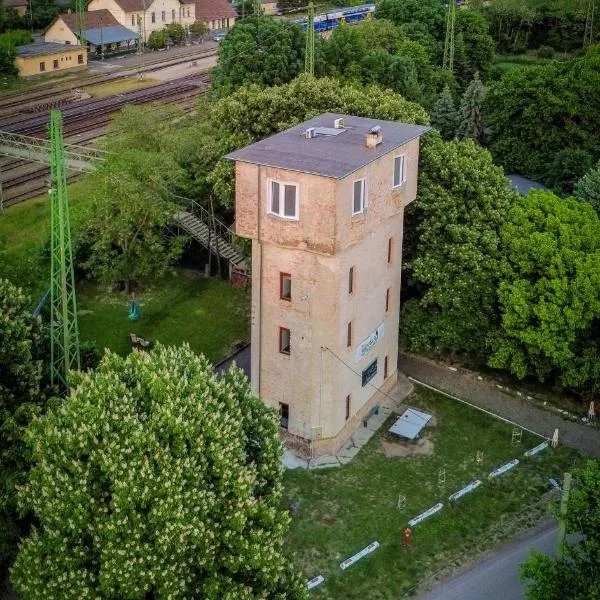 ToronySzoba, hotel in Vámosmikola