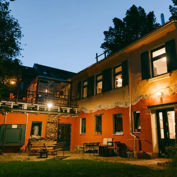 The Upholstery Tinyhouse Deluxe Eco Chalet Kreativ Citynah – hotel w mieście Chemnitz