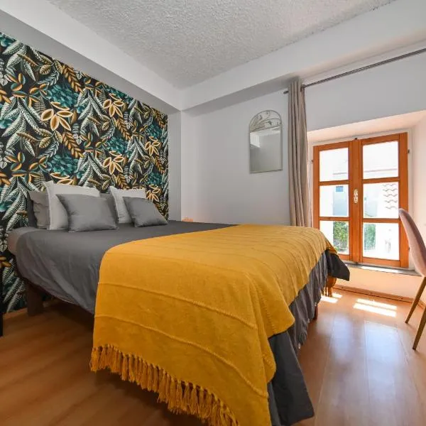 The Lazy Monkey Hostel & Apartments, hotel v destinaci Zadar