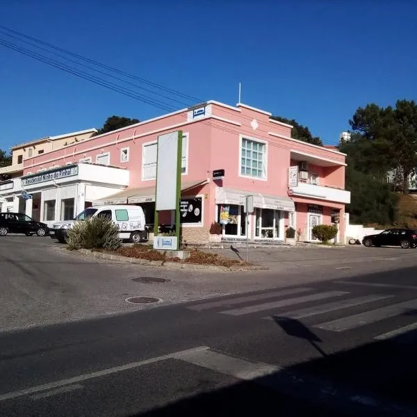Residencial O Ninho do Pinhal: Turcifal'da bir otel