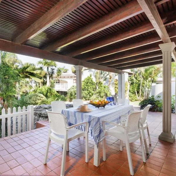 Summer Lodge Villa 5، فندق في أوفونغو بيتش