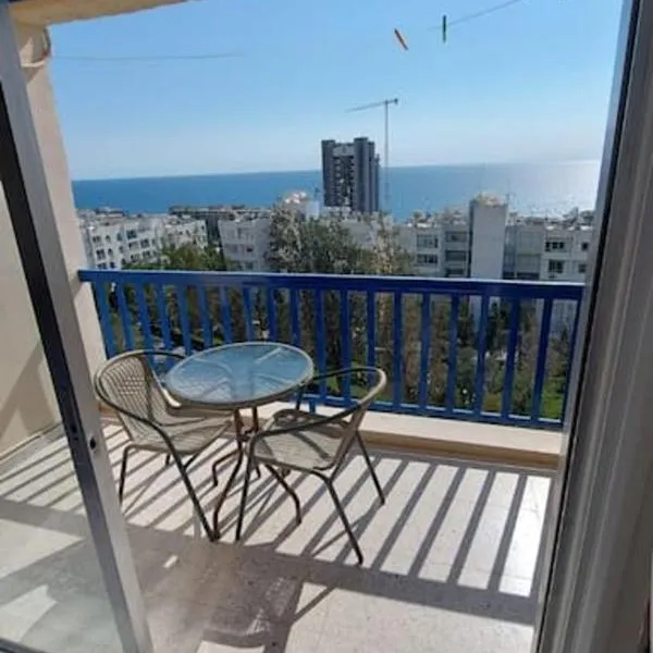 Peaceful Beach Location, hotell i Limassol
