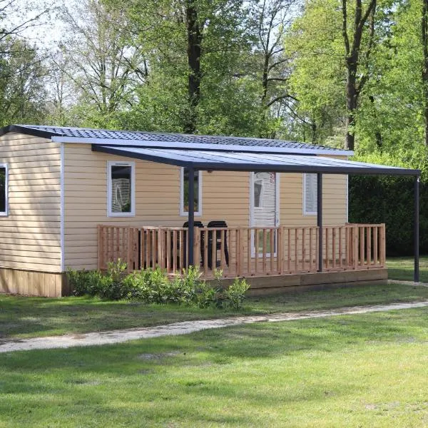 Lodge geschikt voor 6 personen, hotel v destinaci Wijster