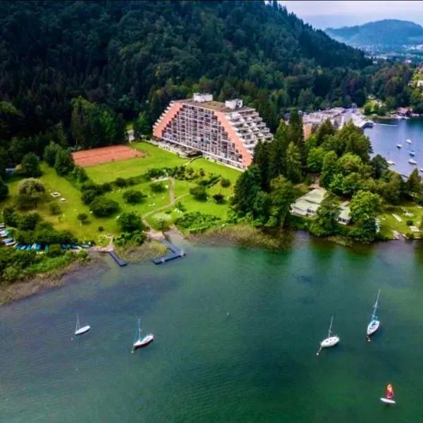 Apartment am Ossiachersee mit eigenem Seezugang, hotel v destinaci Landskron