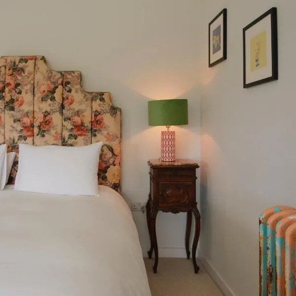 Molly's Cabin, Countryside Stay, hotel Sutton Boningtonban