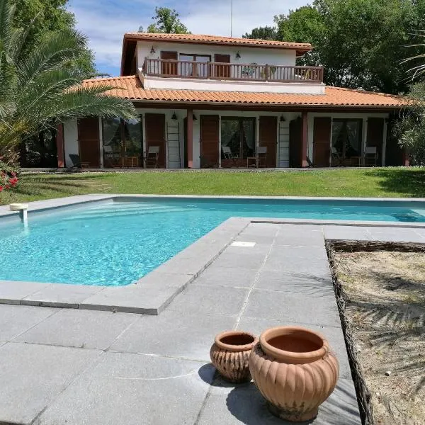 Via Bahia - Maison d'hôtes – hotel w mieście Biscarrosse