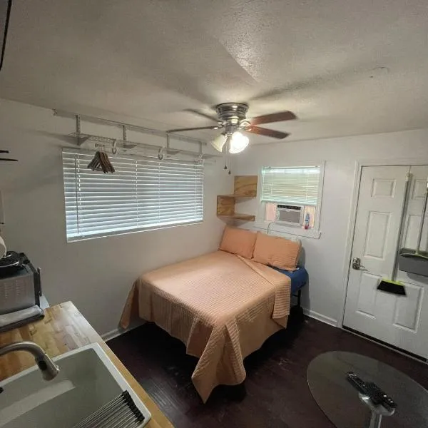 Pao and Pui, hotel din Kenner