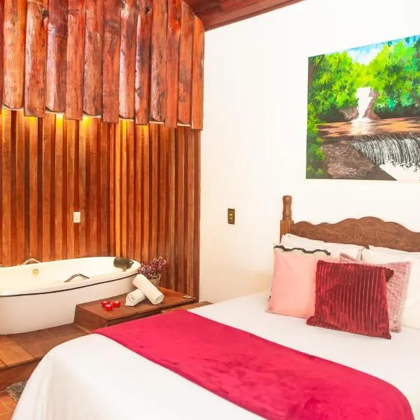 Chalés Recanto da cachoeira, hotell sihtkohas Córrego do Bom Jesus