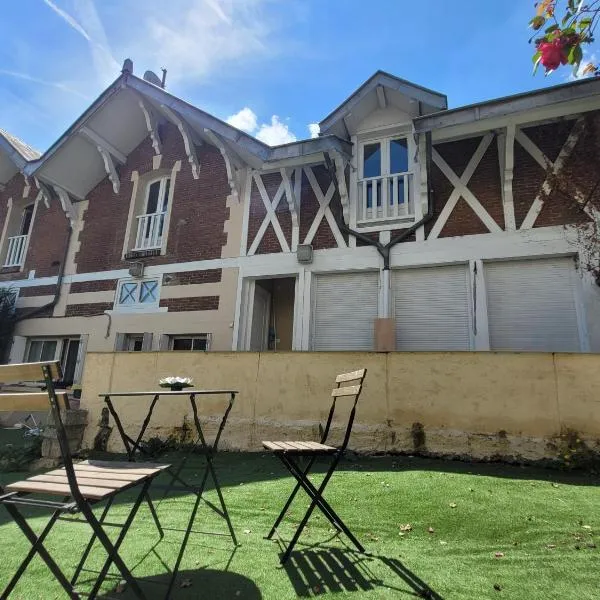 Waterlily et Coquelicot house, hotel in Vernon