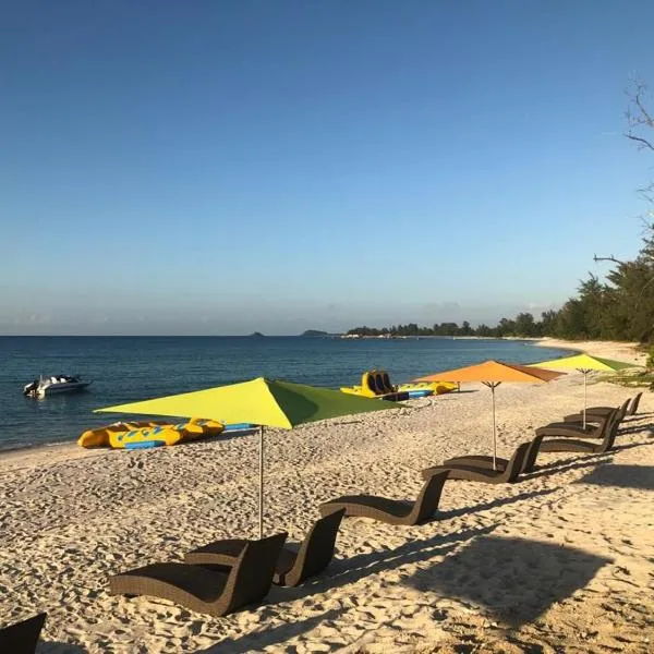 New Belitung Holiday Resort, hotel in Pasarbaru