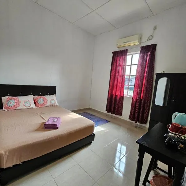 Hotel Bajet Warisan Pekan, hotel en Kampong Alor Akar