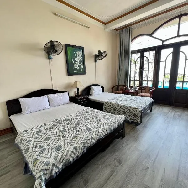 Xuân Hồng Guest House, hotel v destinaci Ha Long