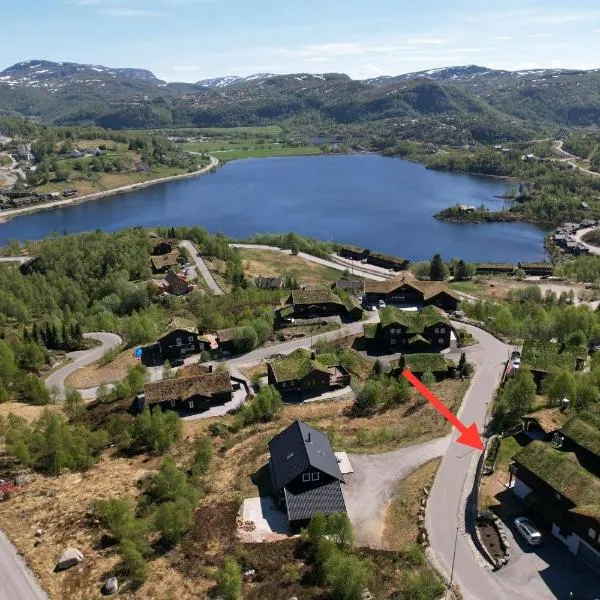 Holiday apartment close to Kjeragbolten, hotel v destinaci Tjørhom