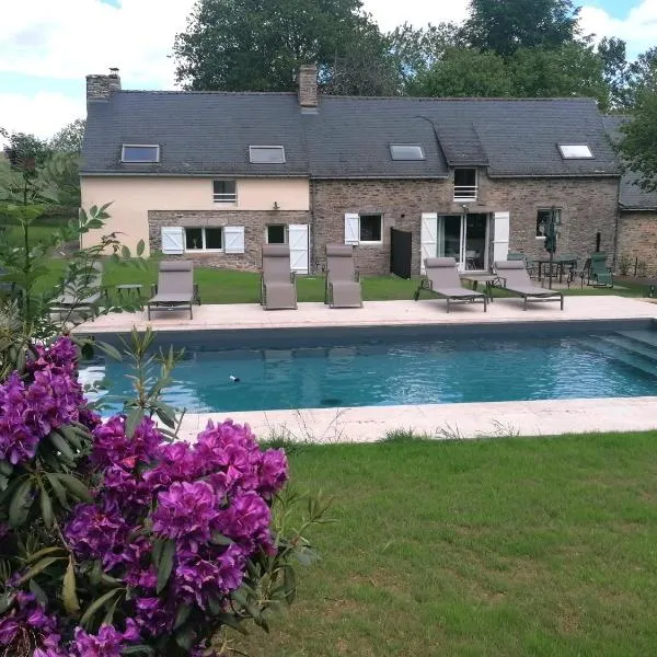 Les gîtes de l'étang de la Forêt 2, hotel v destinaci Brandivy