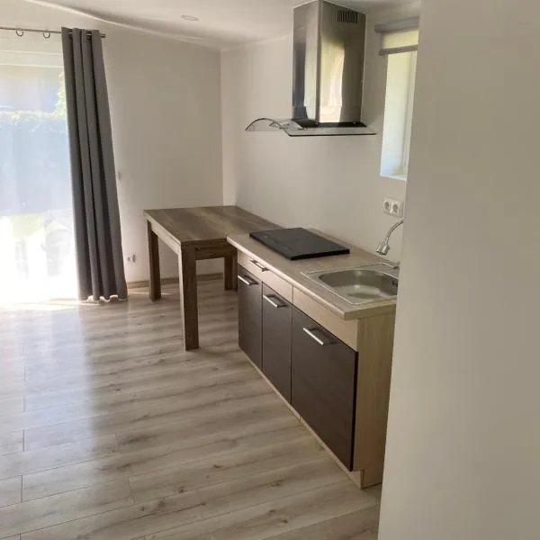 Atskiri apartamentai, hotel in Šilutė