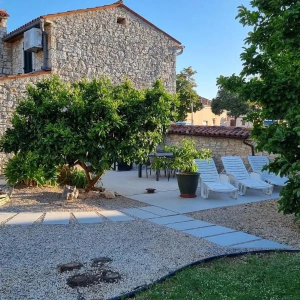 타르에 위치한 호텔 Villa Dina