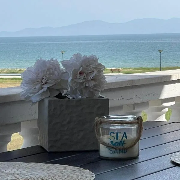 J&J Seaview Apartment, hotel in Ofrínion
