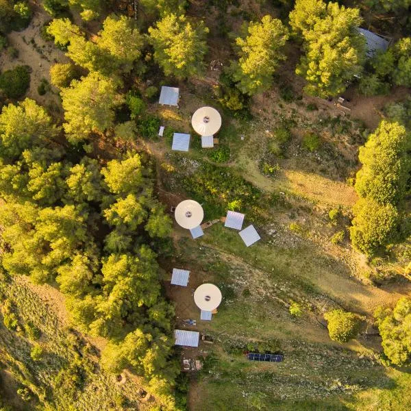 La Muntanera - Eco Yurt - Pool, Nature retreat, hotel v destinaci Figuerola