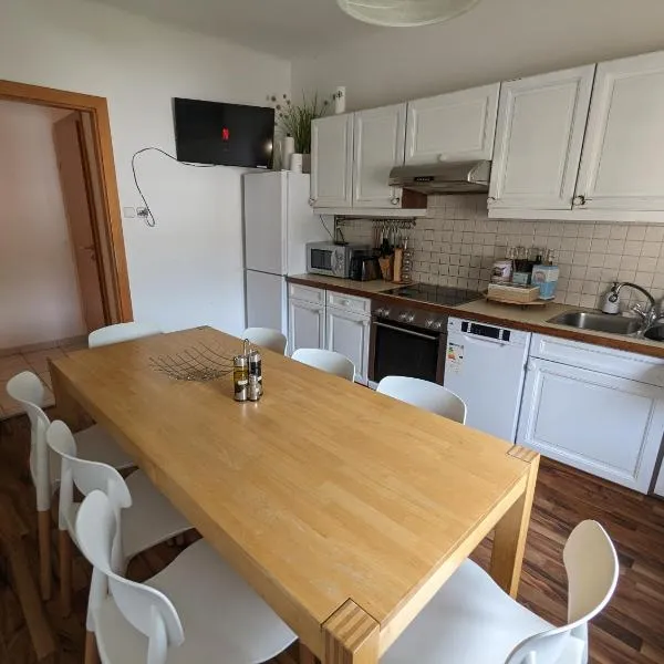 Bright and comfortable unit across from Messe Wels, hotel v destinaci Wels