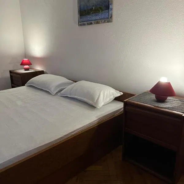 Apartments Cunski, hotel in Cunski