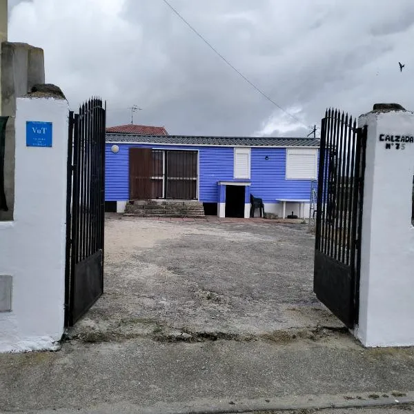 CASITA AZUL MUÑICO , AVILA, hotel in San Martín de las Cabezas