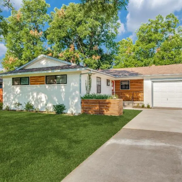 Modern, Roomy, Game Room, Patio, Family Home, Private Parking, hotel in Dallas