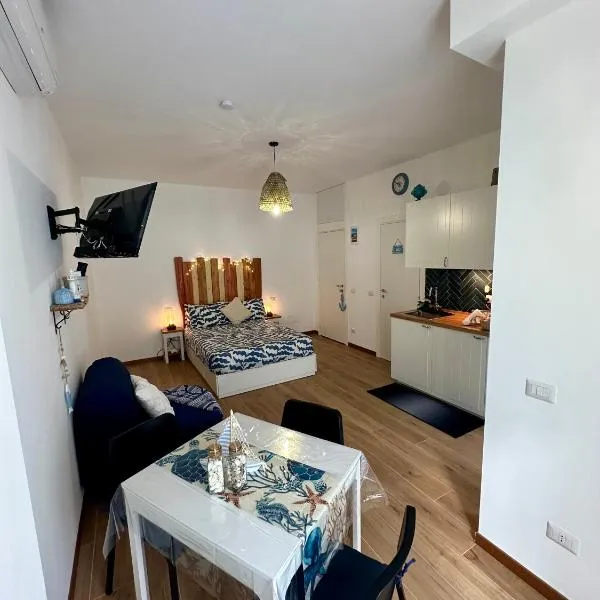 Apartment Due Mari Milano ZONA PORTELLO-FIERA FREE WI-FI, hotel in Milan