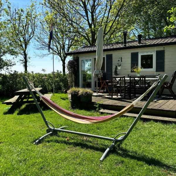 Chalet in Heeg aan het water, hotel em Heeg