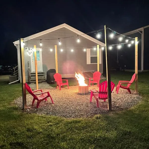 3 Bedroom in Hocking Hills w King Bed Logan Ohio, hotel v destinaci Logan