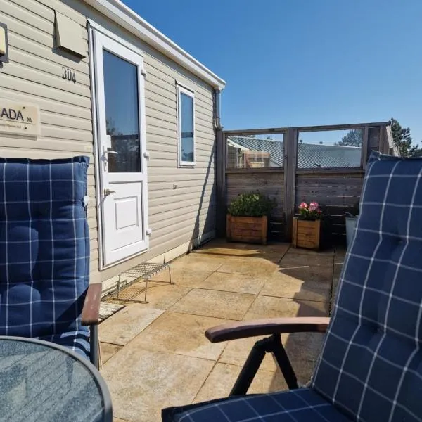 Chalet 304 Insel Ameland, hotel v destinaci Ballum