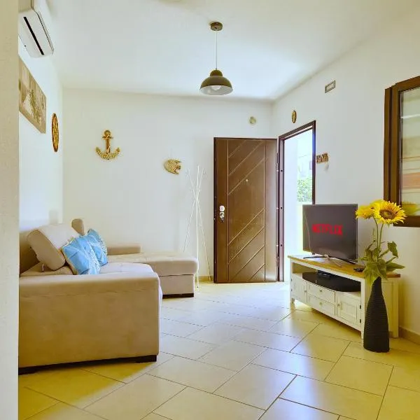 La Casalinda - Appartamento in zona residenziale a Orosei e con veranda privata, hotell sihtkohas Orosei