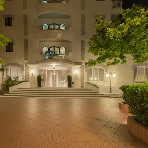 BAJAMAR BEACH HOTEL, отель в Формии