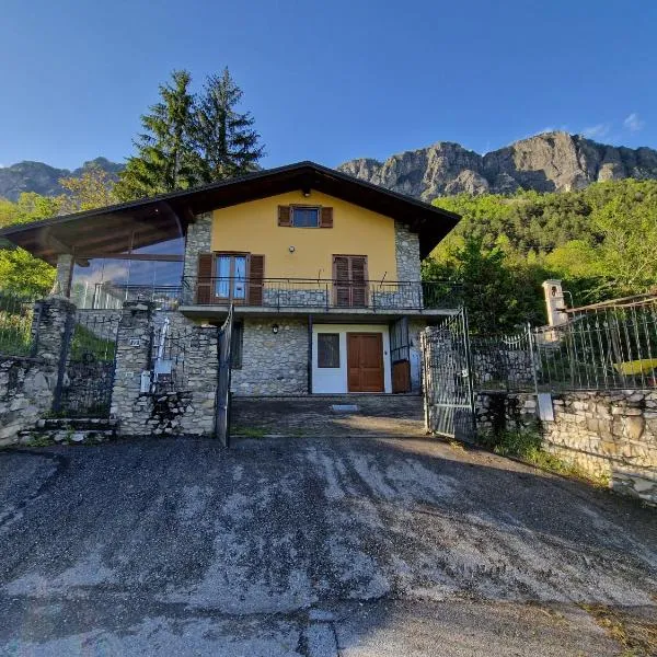 Casa di montagna, hotel v destinaci Aisone