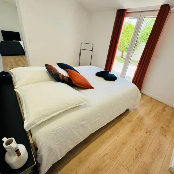 Le Patio - Maison avec Jardin - WIFI, hotel di Bègles