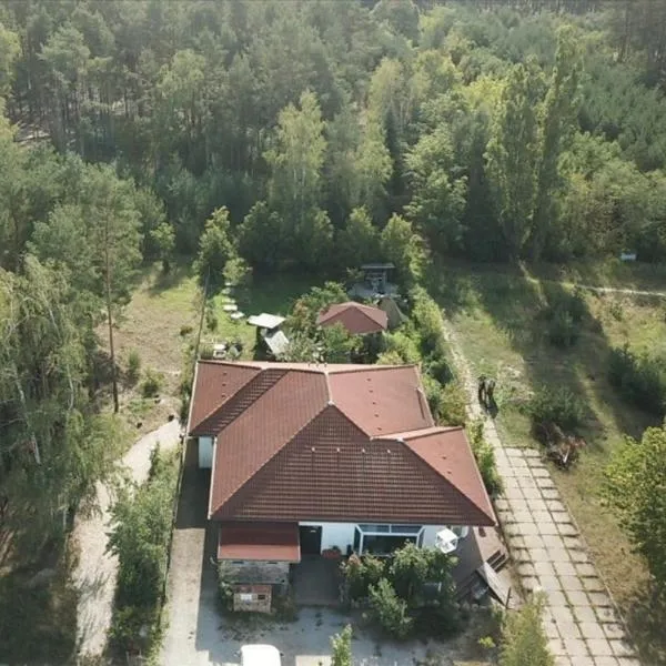 Ferienwohnung GNUBBEL am Wald, hotel v destinaci Weißwasser