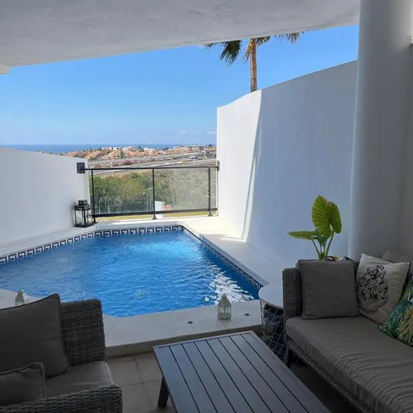 Hollywood POOL luxury, hotel v destinaci Mijas