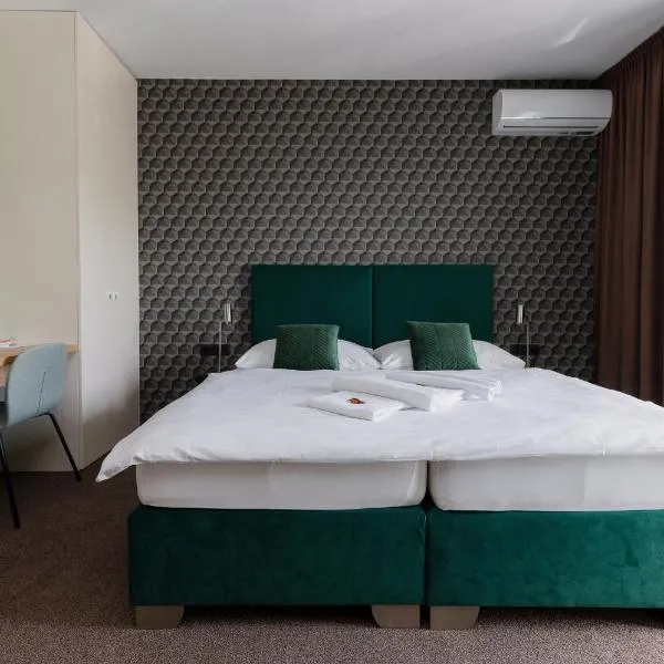Penzion Tofi, hotel v destinaci Nitra