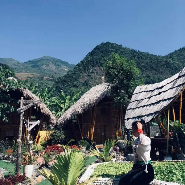 Bamboo Homestay Tà Xùa, hotell sihtkohas Bắc Yên