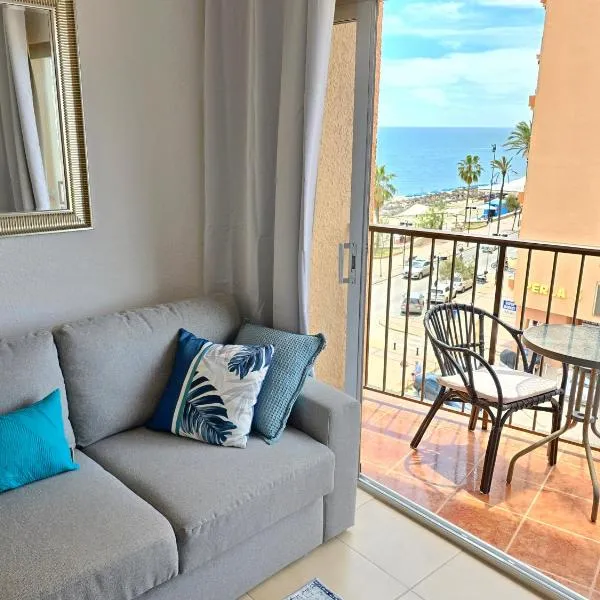 Fuengirola first line sea view, hotel en Fuengirola